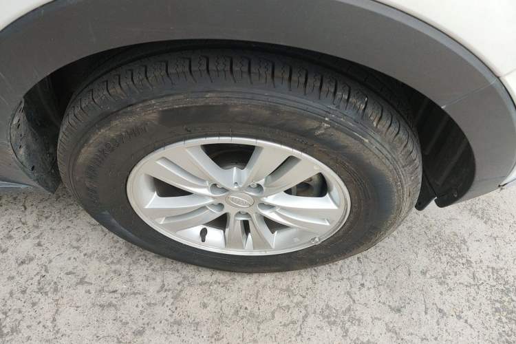 Used Kia Sportage R 2014 2.0L Manual Two-Wheel Drive GL Trim Exterior 1