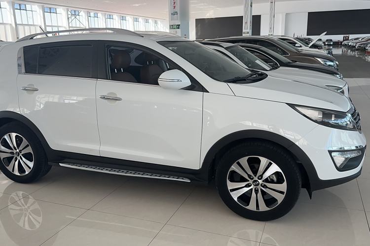 Used Kia Sportage R 2014 2.0L Automatic Two-Wheel Drive GLS Trim Exterior 2