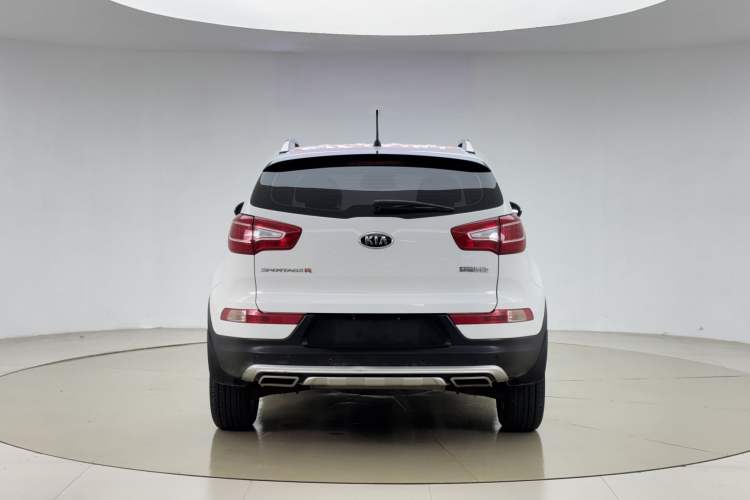 Used Kia Sportage R 2014 2.0L Manual Two-Wheel-Drive GLS Exterior 4