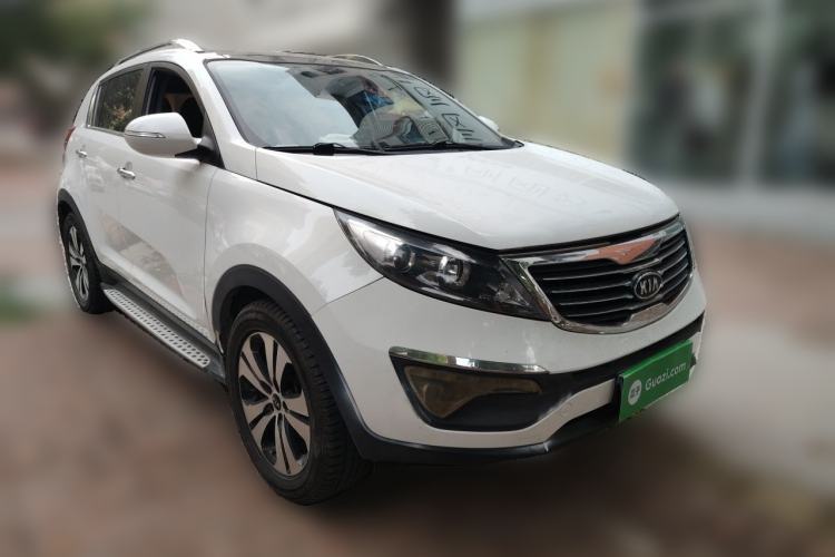 Used Kia Sportage R 2014 2.0L Automatic Two-Wheel Drive DLX Front Right 45 Deg