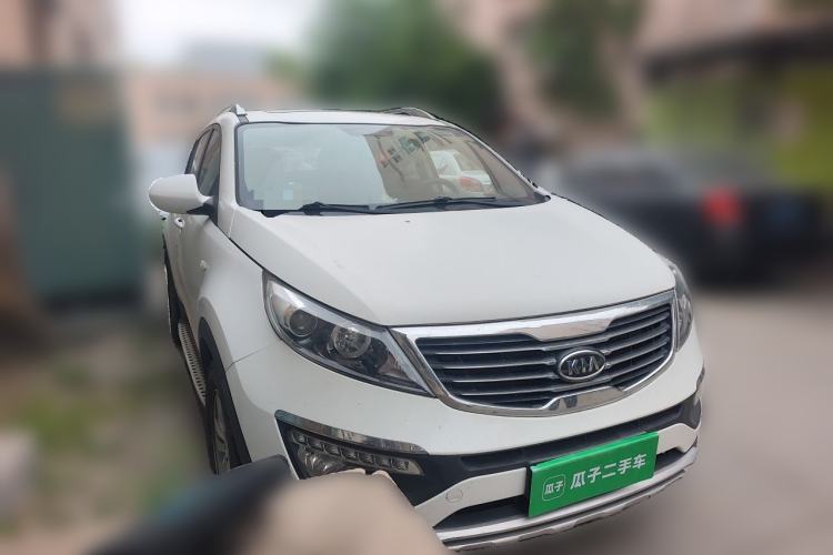 Used Kia Sportage R 2014 2.0L Automatic Two-Wheel Drive GL Front Right 45 Deg
