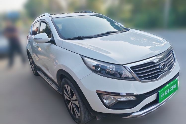 Used Kia Sportage R 2014 2.0L Automatic Two-Wheel Drive DLX Front Right 45 Deg