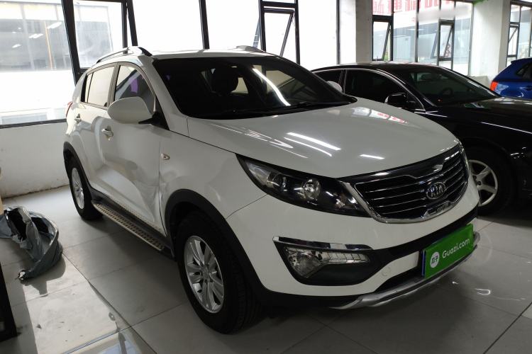 Used Kia Sportage R 2014 2.0L Automatic Two-Wheel Drive GL Front Right 45 Deg