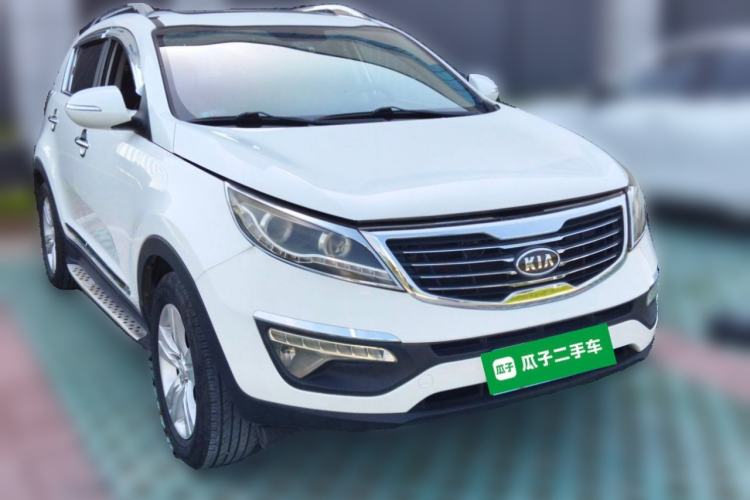 Used Kia Sportage R 2014 2.0L Automatic Two-Wheel Drive GLS Trim Front Right 45 Deg