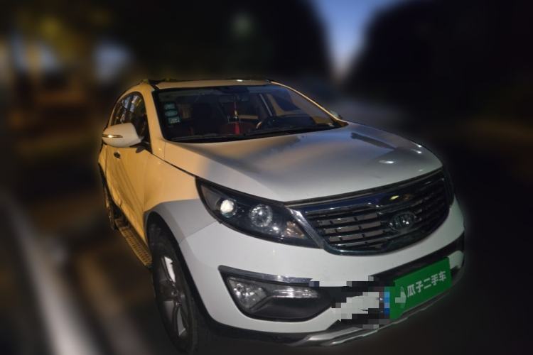 Used Kia Sportage R 2014 2.0L Automatic Two-Wheel Drive GLS Trim Front Right 45 Deg