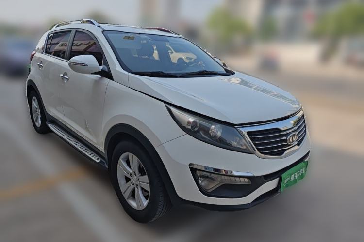 Used Kia Sportage R 2014 2.0L Manual Two-Wheel-Drive GLS Front Right 45 Deg