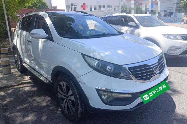 Used Kia Sportage R 2014 2.0L Automatic Two-Wheel Drive DLX Front Right 45 Deg