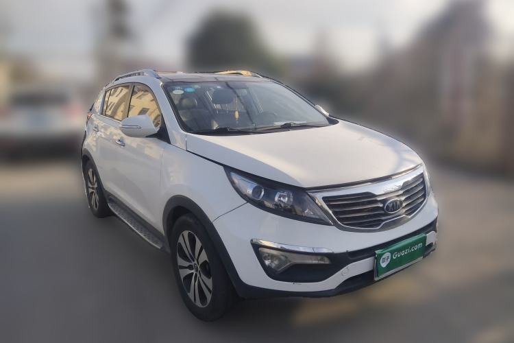 Used Kia Sportage R 2014 2.0L Automatic Two-Wheel Drive DLX Front Right 45 Deg