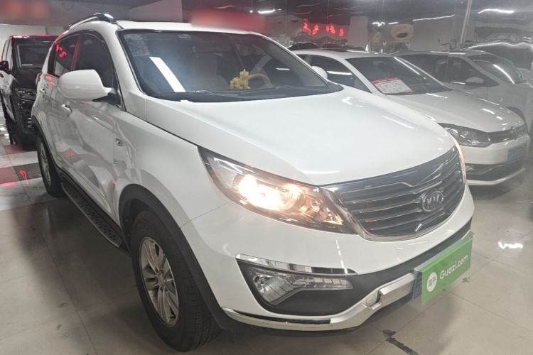 Used Kia Sportage R 2014 2.0L Automatic Two-Wheel Drive GL Front Right 45 Deg