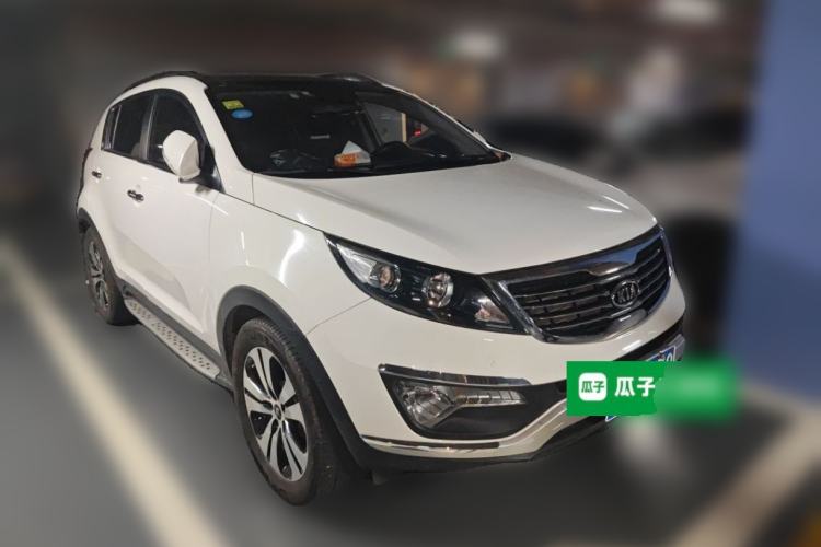 Used Kia Sportage R 2014 2.0L Automatic Two-Wheel Drive Premium Special Front Right 45 Deg