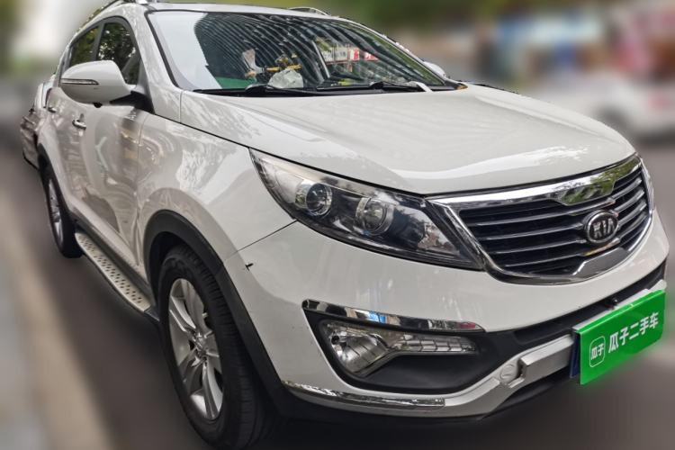 Used Kia Sportage R 2014 2.0L Automatic Two-Wheel Drive GLS Trim Front Right 45 Deg