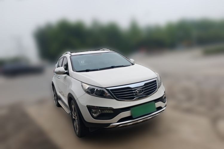 Used Kia Sportage R 2014 2.0L Automatic Two-Wheel Drive DLX Front Right 45 Deg