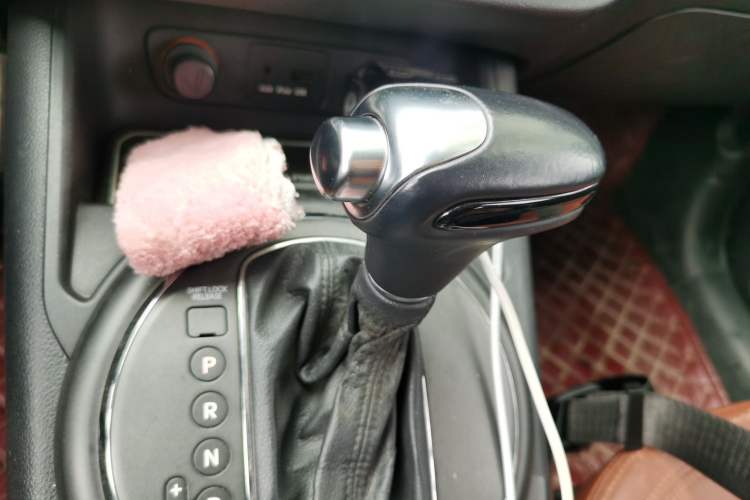 Used Kia Sportage R 2014 2.0L Automatic Two-Wheel Drive GL Gear Lever