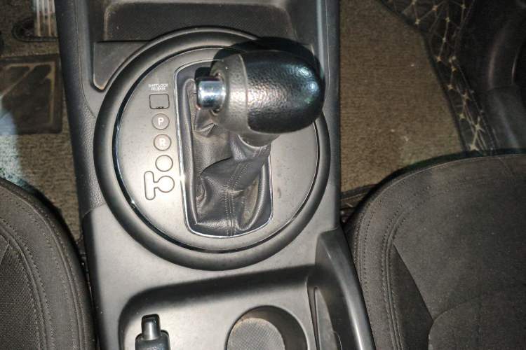 Used Kia Sportage R 2014 2.0L Automatic Two-Wheel Drive GL Gear Lever