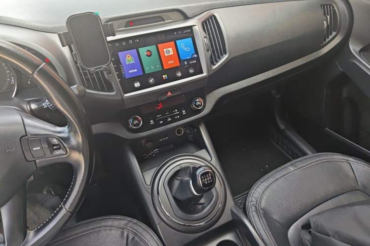 Used Kia Sportage R 2014 2.0L Manual Two-Wheel-Drive GLS Gear Lever