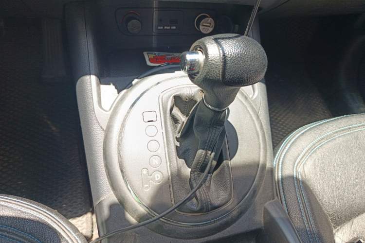 Used Kia Sportage R 2014 2.0L Automatic Two-Wheel Drive GL Gear Lever
