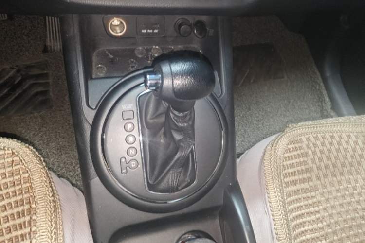 Used Kia Sportage R 2014 2.0L Automatic Two-Wheel Drive GL Gear Lever