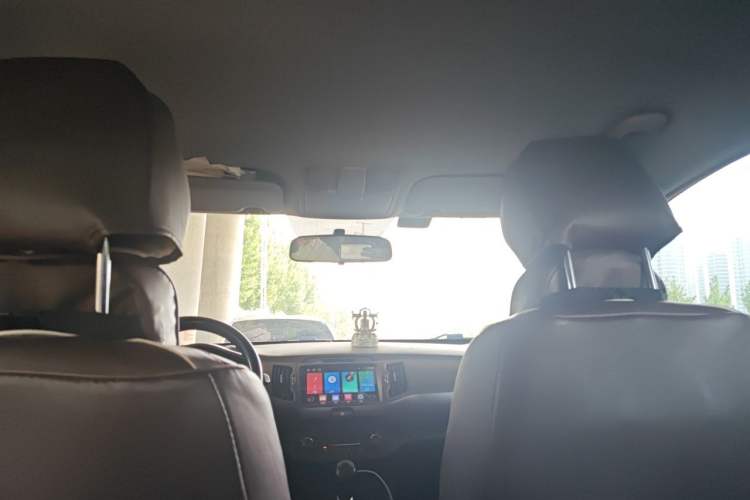 Used Kia Sportage R 2014 2.0L Manual Two-Wheel-Drive GLS Headliner
