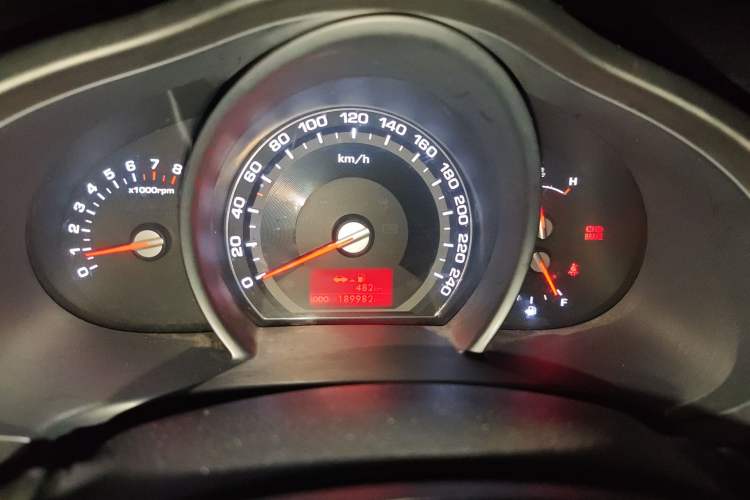 Used Kia Sportage R 2014 2.0L Manual Two-Wheel Drive GL Trim Instrument Cluster