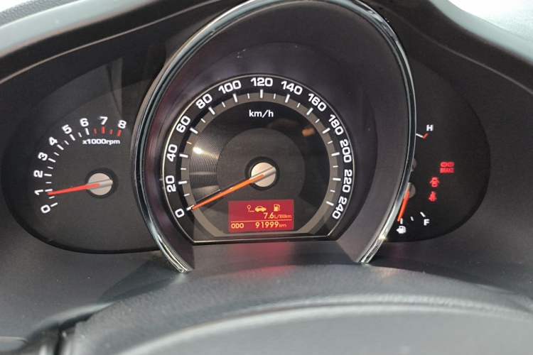 Used Kia Sportage R 2014 2.0L Manual Two-Wheel-Drive GLS Instrument Cluster