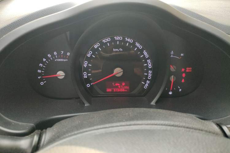 Used Kia Sportage R 2014 2.0L Manual Two-Wheel Drive GL Trim Instrument Cluster