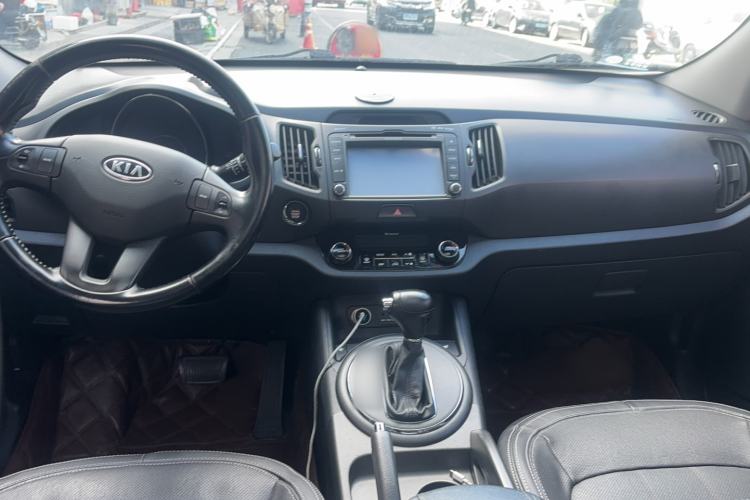 Used Kia Sportage R 2014 2.0L Automatic Two-Wheel Drive Premium Special Interior 3
