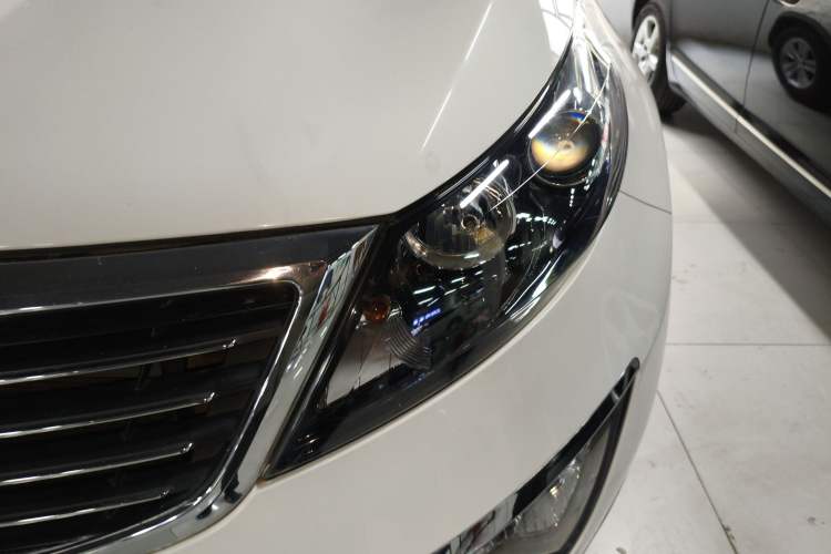 Used Kia Sportage R 2014 2.0L Automatic Two-Wheel Drive GL Left Front Headlight