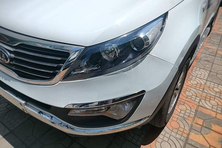 Used Kia Sportage R 2014 2.0L Manual Two-Wheel Drive GL Trim Left Front Headlight