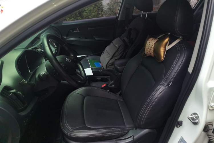 Used Kia Sportage R 2014 2.0L Automatic Two-Wheel Drive GLS Trim Left Front Seat