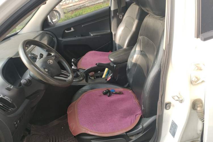Used Kia Sportage R 2014 2.0L Manual Two-Wheel Drive GL Trim Left Front Seat