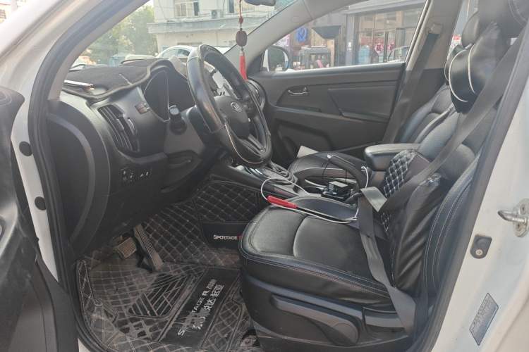 Used Kia Sportage R 2014 2.0L Automatic Two-Wheel Drive GLS Trim Left Front Seat