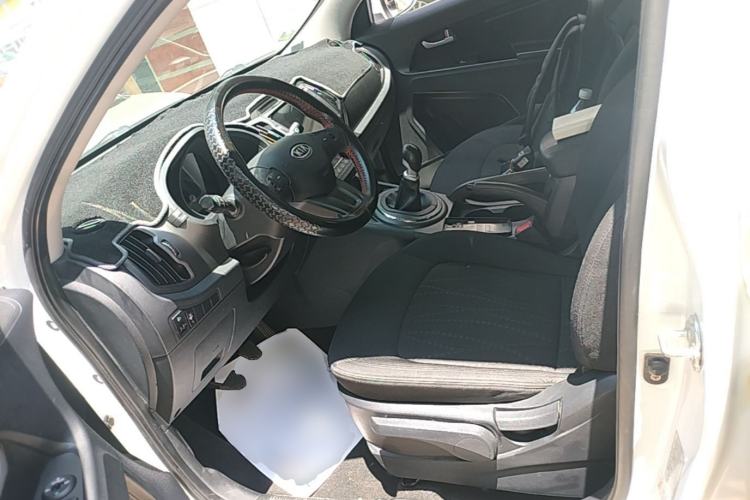 Used Kia Sportage R 2014 2.0L Manual Two-Wheel Drive GL Trim Left Front Seat