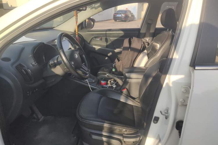Used Kia Sportage R 2014 2.0L Automatic Two-Wheel Drive DLX Left Front Seat