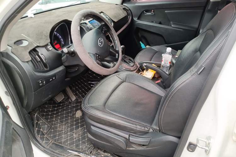 Used Kia Sportage R 2014 2.0L Automatic Two-Wheel Drive GLS Trim Left Front Seat