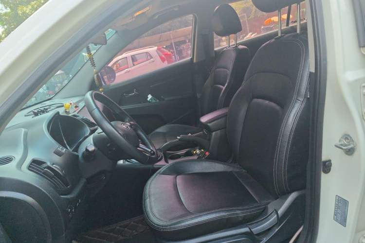 Used Kia Sportage R 2014 2.0L Automatic Two-Wheel Drive GLS Trim Left Front Seat