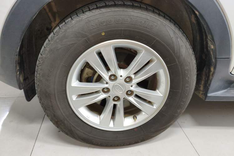 Used Kia Sportage R 2014 2.0L Automatic Two-Wheel Drive GL Left Front Wheel Hub