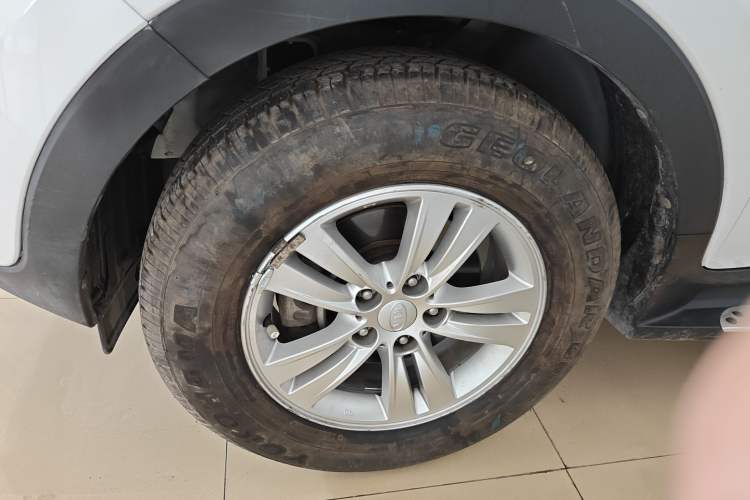 Used Kia Sportage R 2014 2.0L Automatic Two-Wheel Drive GL Left Front Wheel Hub