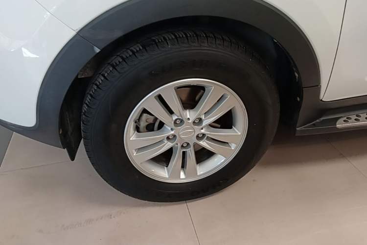 Used Kia Sportage R 2014 2.0L Automatic Two-Wheel Drive GL Left Front Wheel Hub