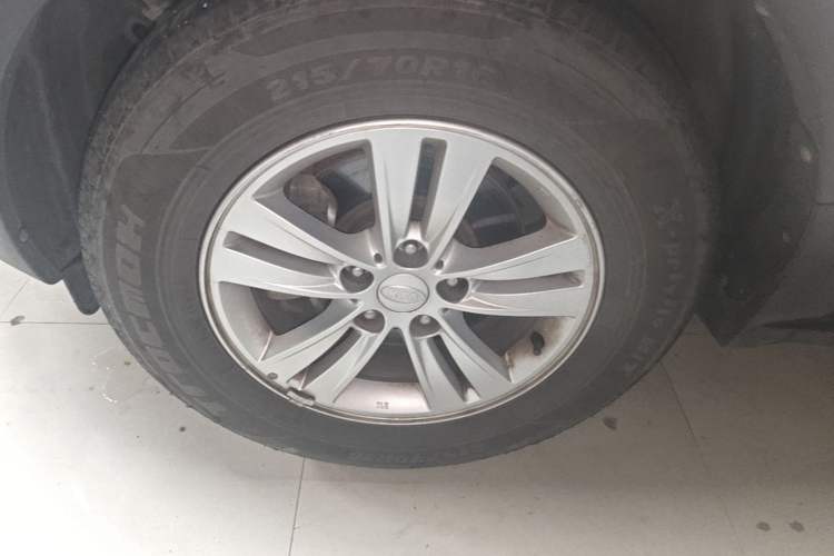 Used Kia Sportage R 2014 2.0L Automatic Two-Wheel Drive GL Left Front Wheel Hub