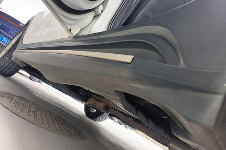 Used Kia Sportage R 2014 2.0L Automatic Two-Wheel Drive GLS Trim Left Side Sill