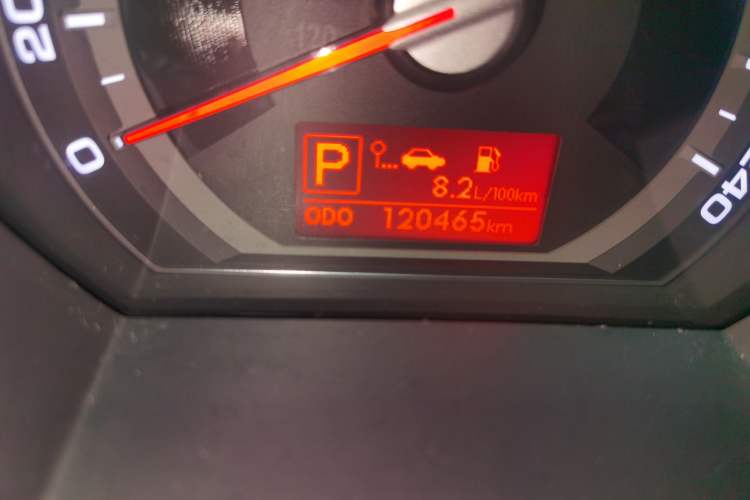 Used Kia Sportage R 2014 2.0L Automatic Two-Wheel Drive GLS Trim Odometer Close Up