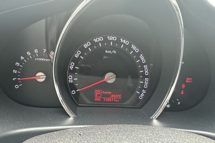 Used Kia Sportage R 2014 2.0L Automatic Two-Wheel Drive DLX Odometer Close Up