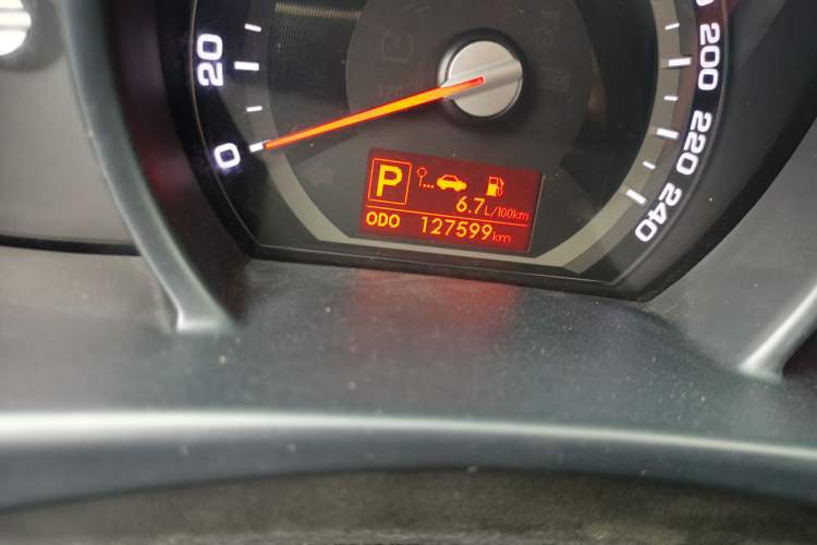 Used Kia Sportage R 2014 2.0L Automatic Two-Wheel Drive GL Odometer Close Up