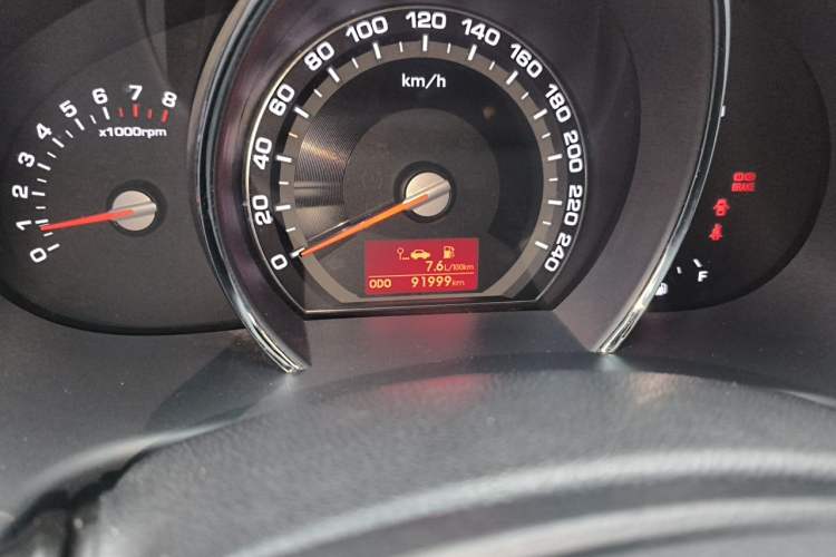 Used Kia Sportage R 2014 2.0L Manual Two-Wheel-Drive GLS Odometer Close Up