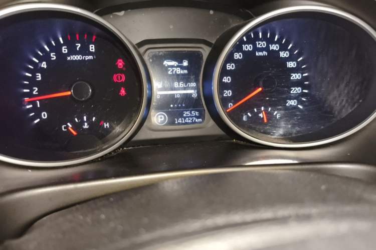 Used Kia Sportage R 2014 2.0L Automatic Two-Wheel Drive GL Odometer Close Up