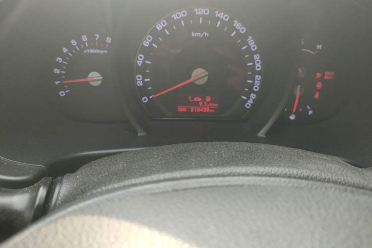Used Kia Sportage R 2014 2.0L Manual Two-Wheel Drive GL Trim Odometer Close Up