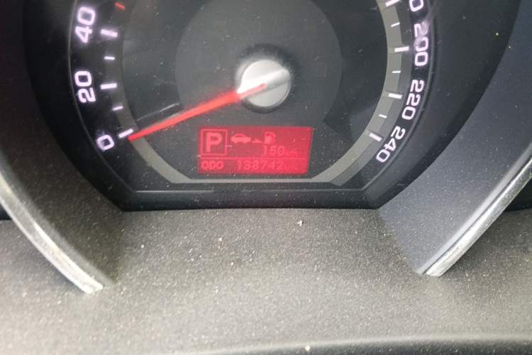 Used Kia Sportage R 2014 2.0L Automatic Two-Wheel Drive GLS Trim Odometer Close Up