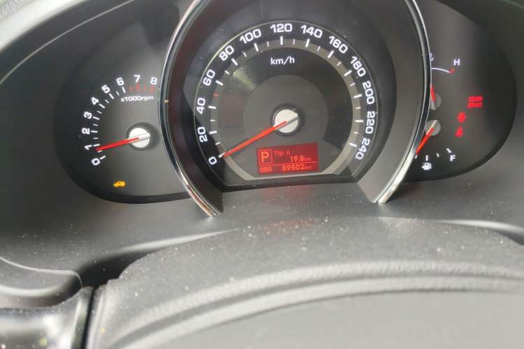 Used Kia Sportage R 2014 2.0L Automatic 4x4 GLS Odometer Close Up