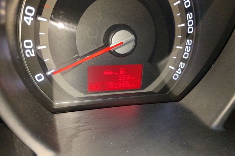 Used Kia Sportage R 2014 2.0L Automatic Two-Wheel Drive GL Odometer Close Up