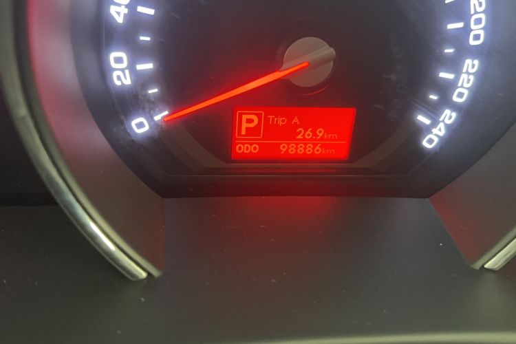 Used Kia Sportage R 2014 2.0L Automatic Two-Wheel Drive GLS Trim Odometer Close Up